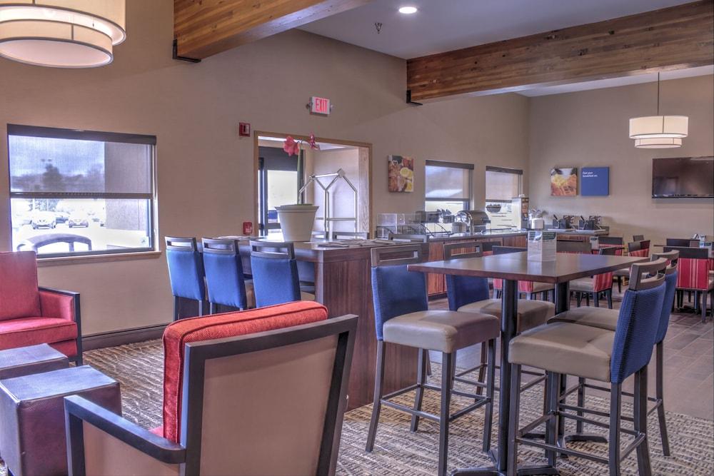 Comfort Inn At Buffalo Bill Village Resort Cody Exterior photo