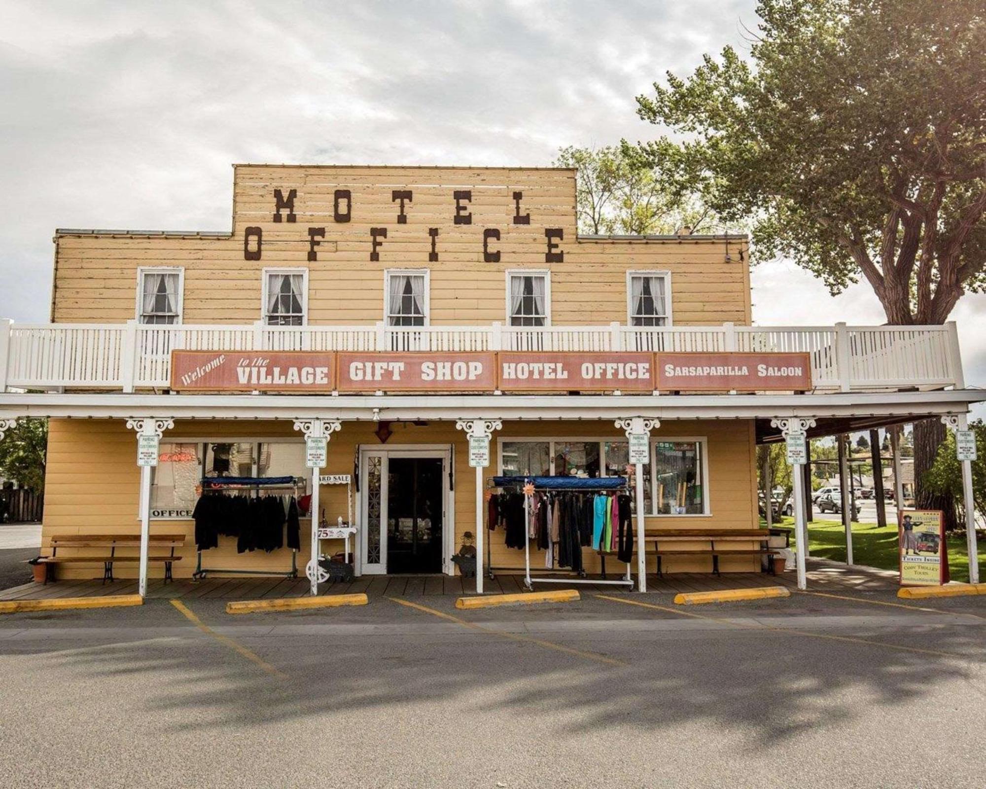 Comfort Inn At Buffalo Bill Village Resort Cody Exterior photo